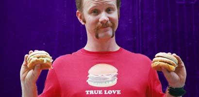 "Super Size Me" : Regisseur Morgan Spurlock mit zwei Big Macs